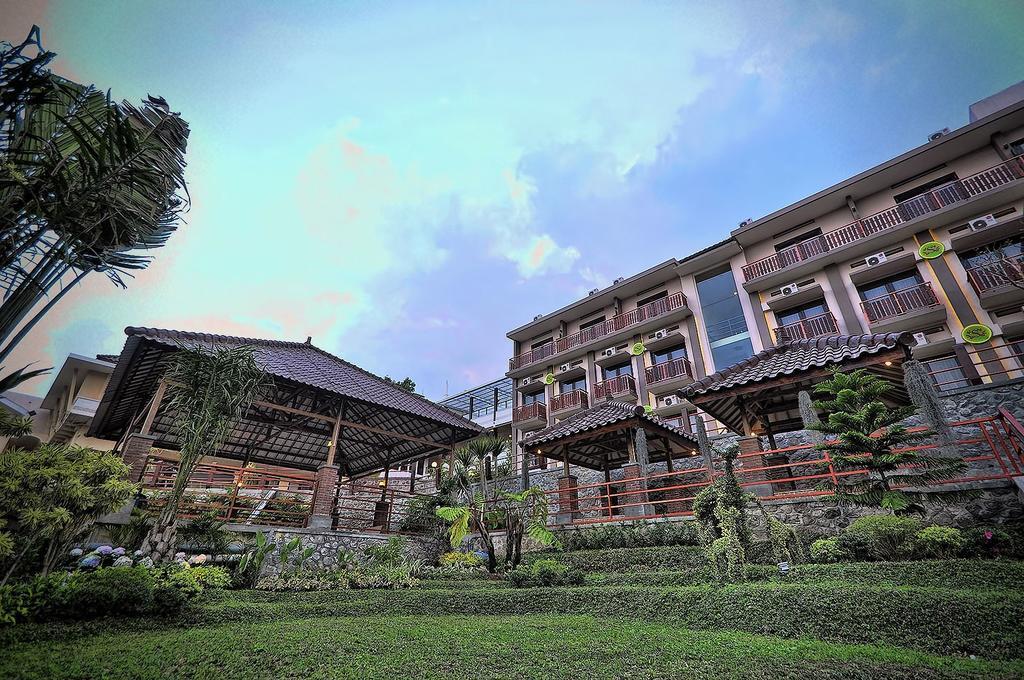 Spencer Green Hotel Batu  Esterno foto