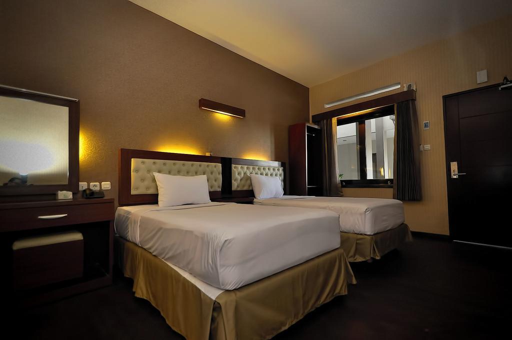 Spencer Green Hotel Batu  Esterno foto