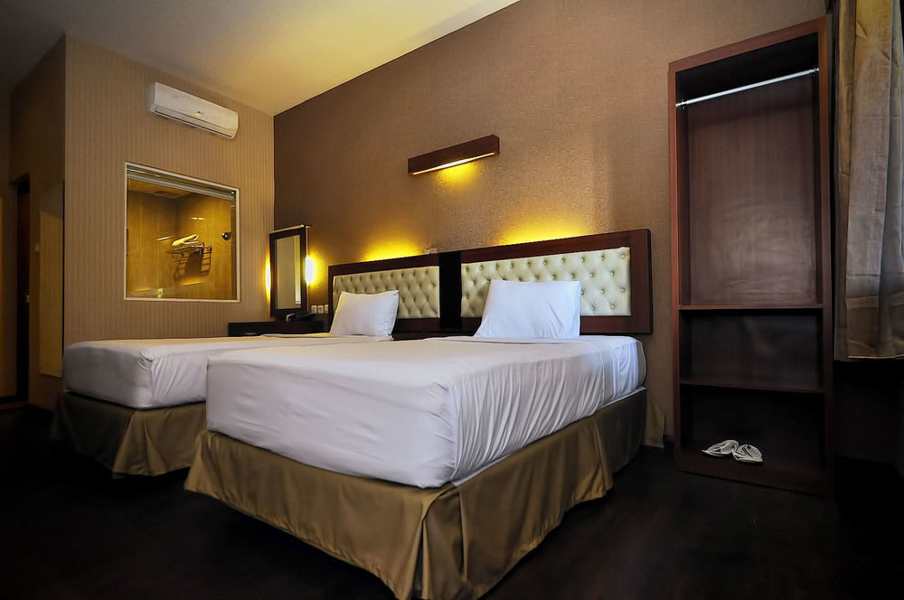 Spencer Green Hotel Batu  Esterno foto