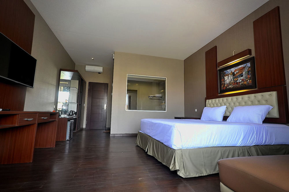 Spencer Green Hotel Batu  Esterno foto